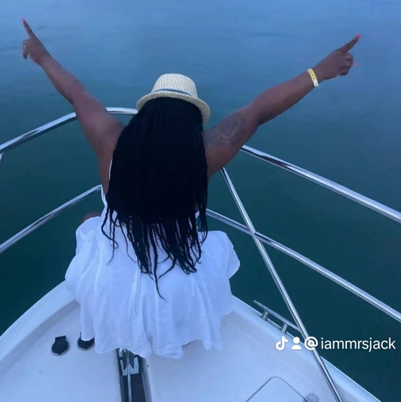 Meet your Posher, Bardette - Picture 3 of 6